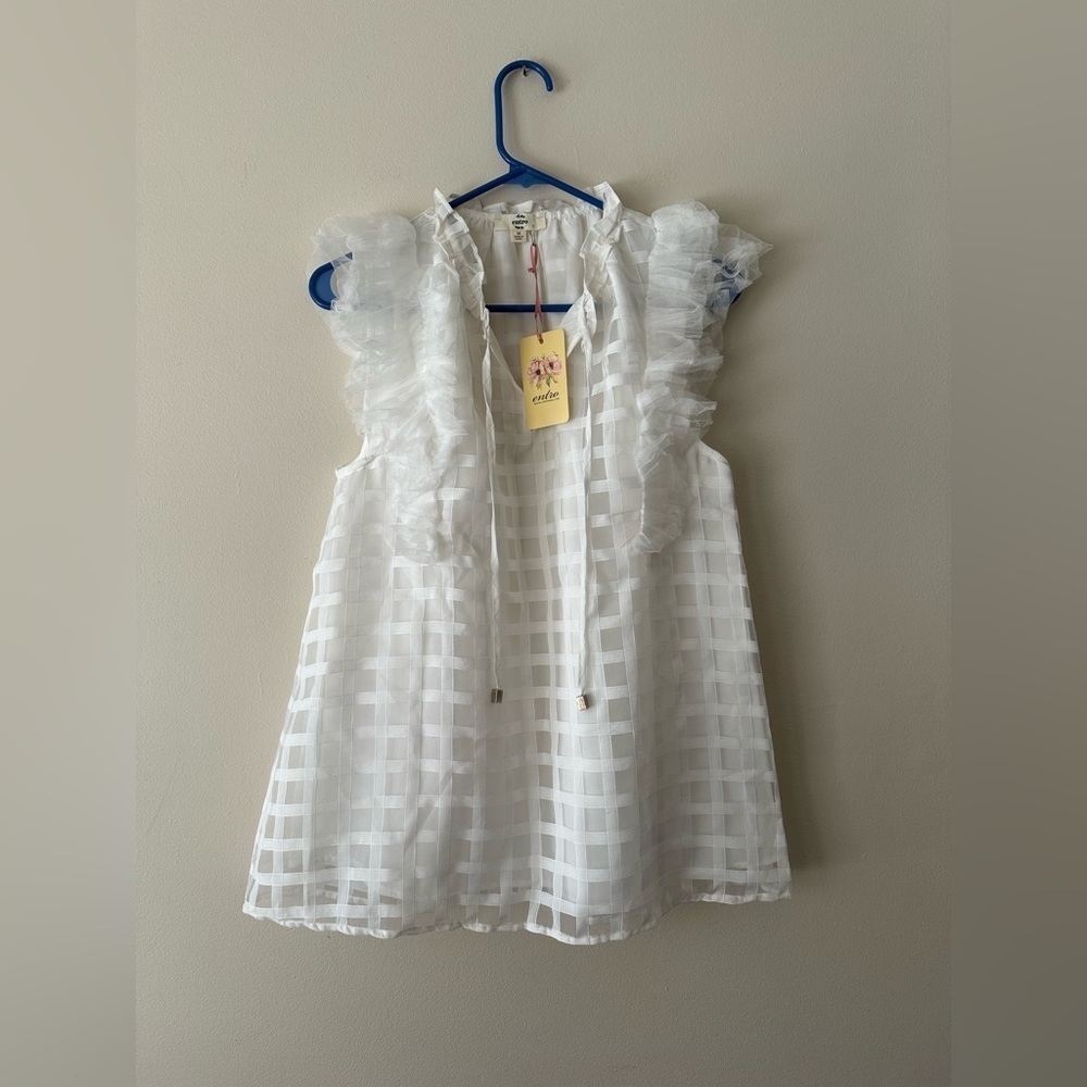 Entro White Gingham Check Blouse Ruffle Cap Sleeve Lined V-Neck Size Medium NWT - Picture 3 of 14